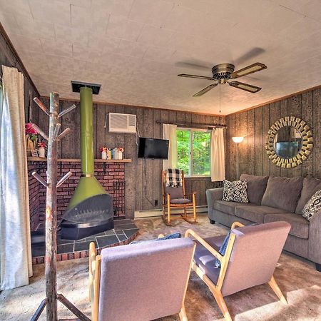 Cozy Adirondacks Cabin Walk To Lake Eaton! Jay 외부 사진