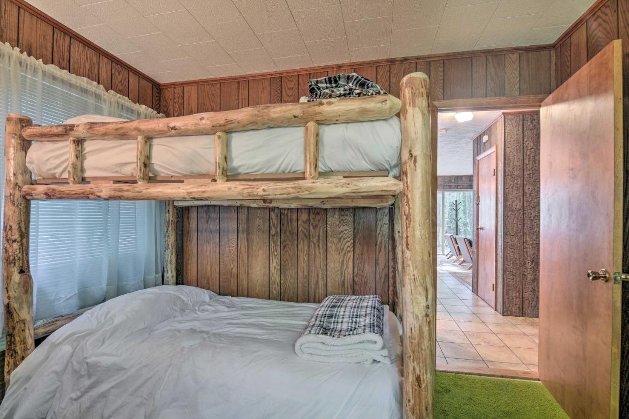 Cozy Adirondacks Cabin Walk To Lake Eaton! Jay 외부 사진
