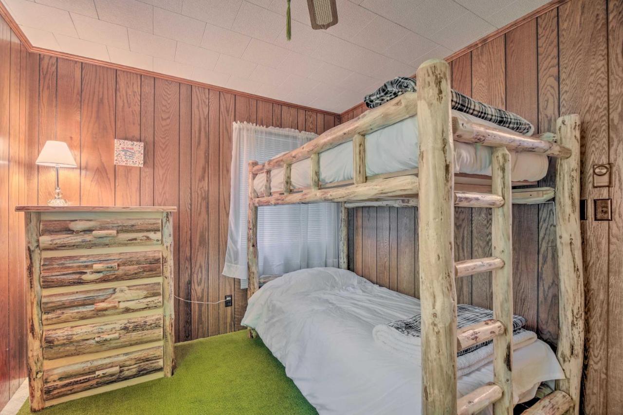 Cozy Adirondacks Cabin Walk To Lake Eaton! Jay 외부 사진